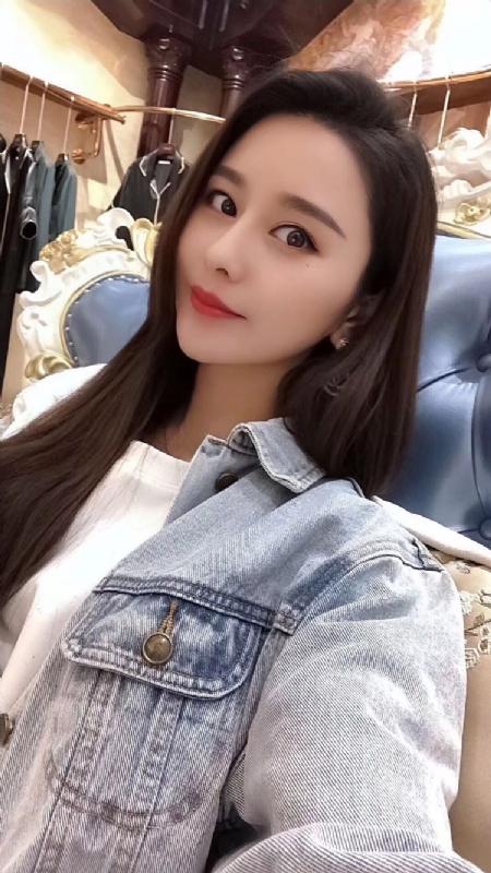 李珊珊的第一张照片--香港父母相亲团