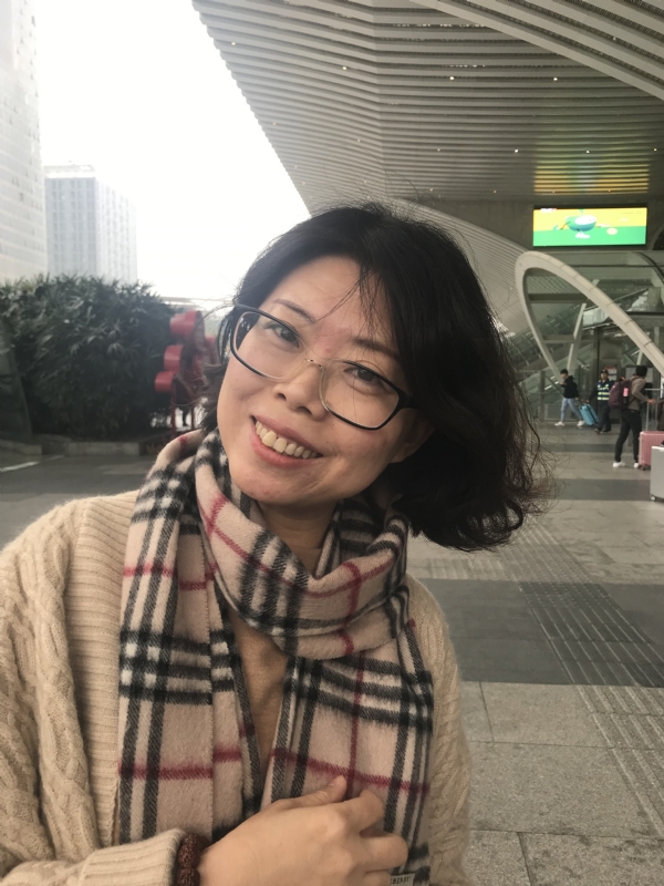 简单的第三张照片--香港父母相亲团