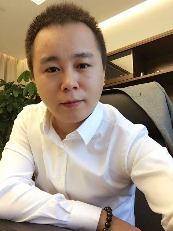 天若有情的第一张照片--香港父母相亲团