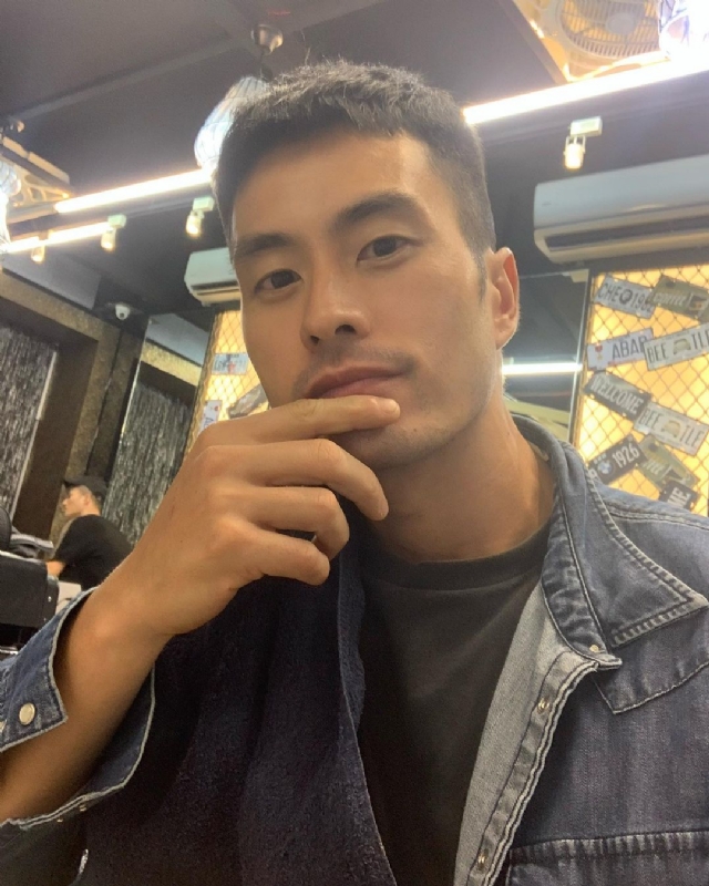 伟业强哥的第一张照片--香港父母相亲团